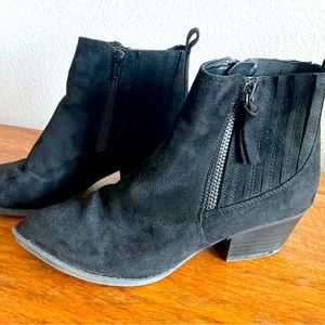 Fun black Ankle Boot